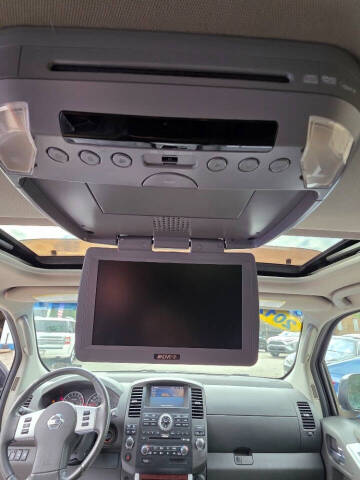 2012 Nissan Pathfinder LE