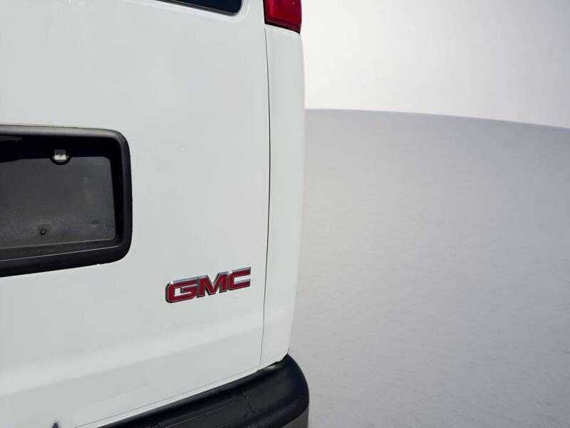 2023 GMC Savana 2500