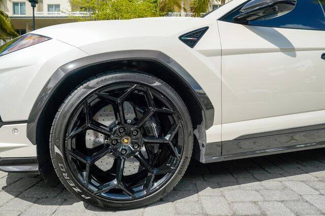 2023 Lamborghini Urus Performante