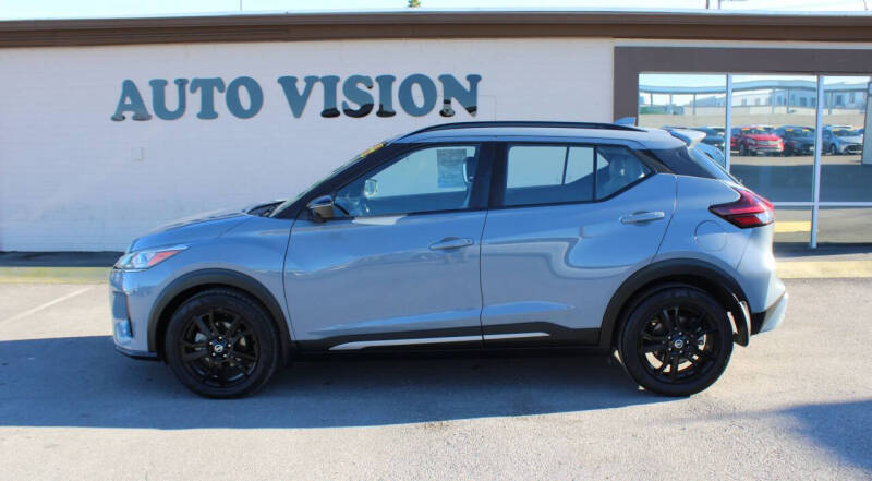 2021 Nissan Kicks SR