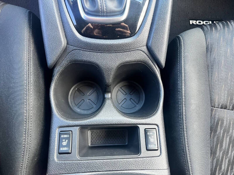 2020 Nissan Rogue SV