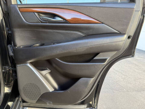 2018 Cadillac Escalade Standard