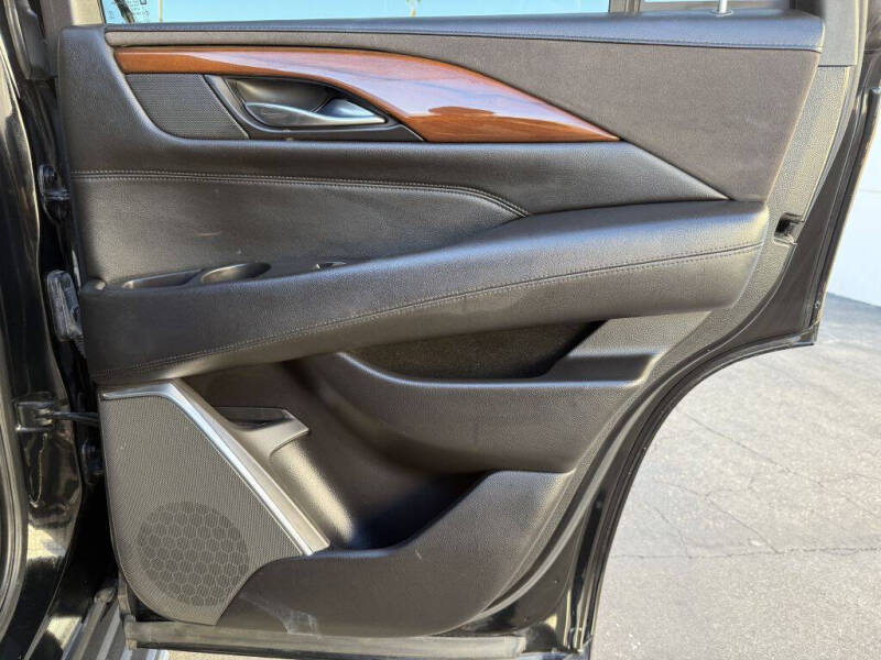 2018 Cadillac Escalade Standard