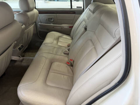 1999 Cadillac DeVille D'elegance
