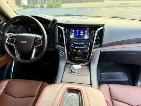 2017 Cadillac Escalade Luxury