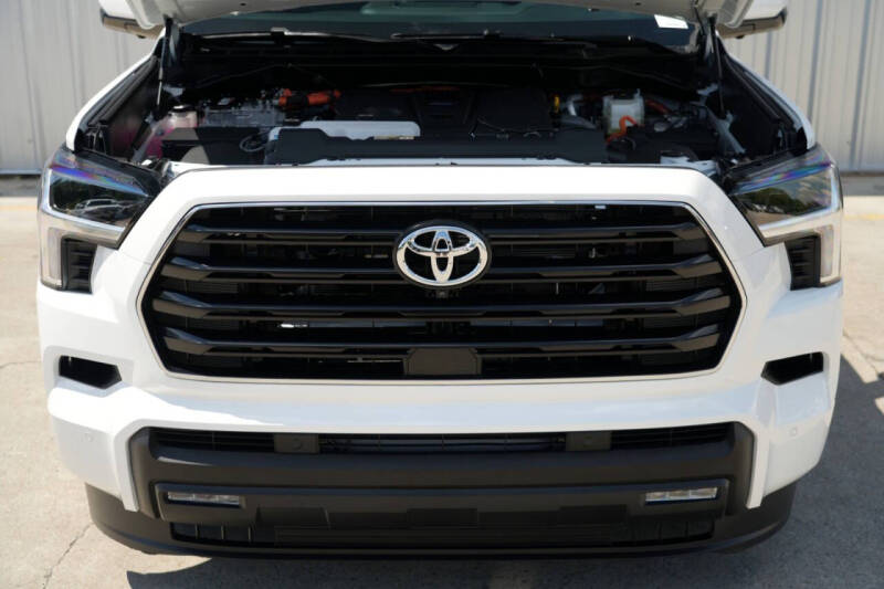 2025 Toyota Sequoia SR5