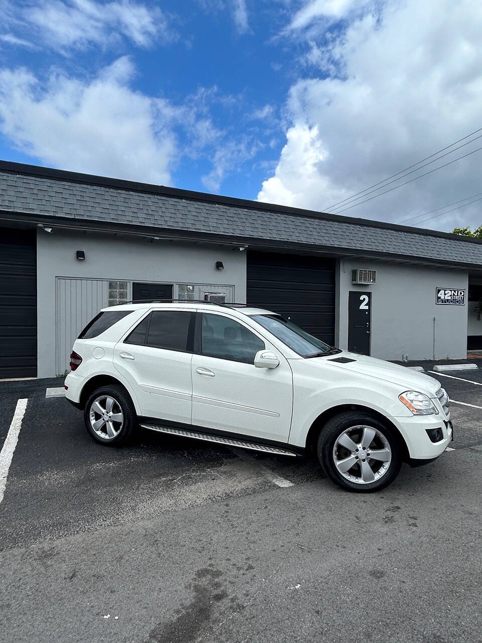 2009 Mercedes-Benz M-Class for sale at ALPHA AUTOMOTIVE SALES in Oakland Park, FL