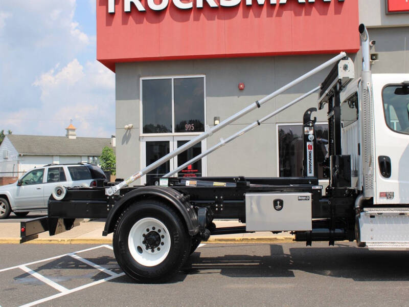 2024 Freightliner M2 106