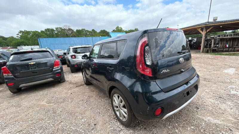 2017 Kia Soul +