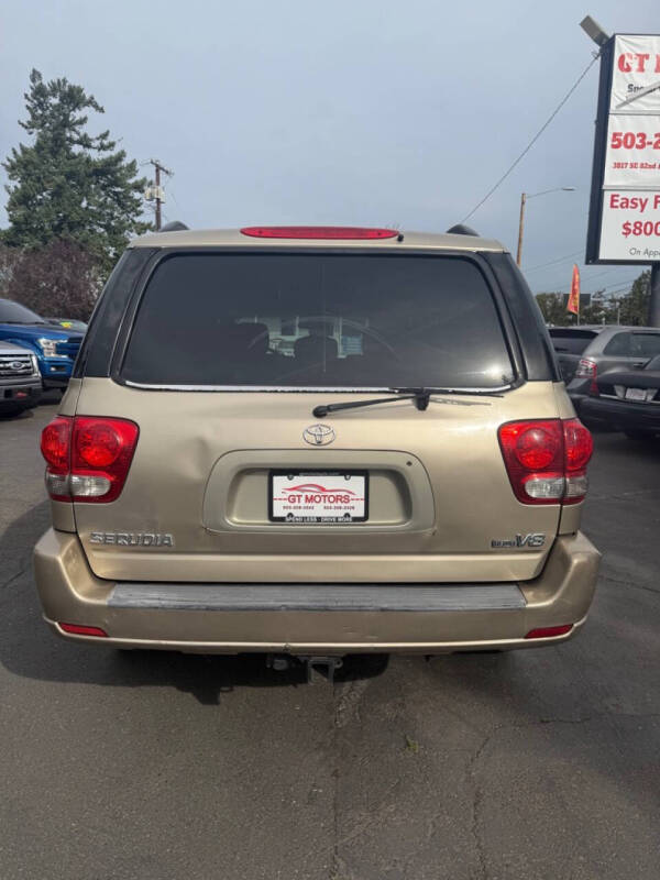 2005 Toyota Sequoia SR5