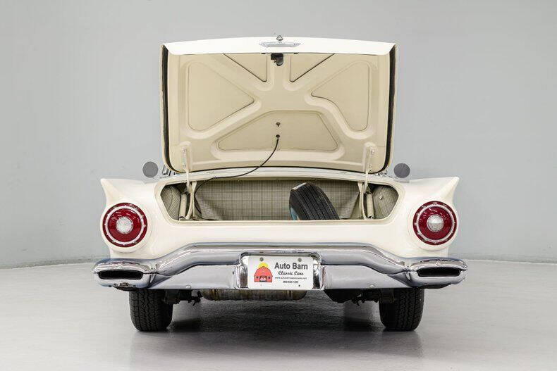 1957 Ford Thunderbird