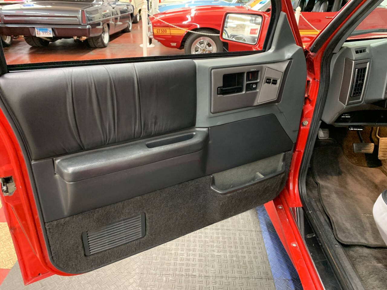 1992 GMC Typhoon 26