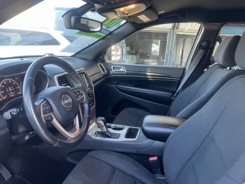 2017 Jeep Grand Cherokee Laredo E