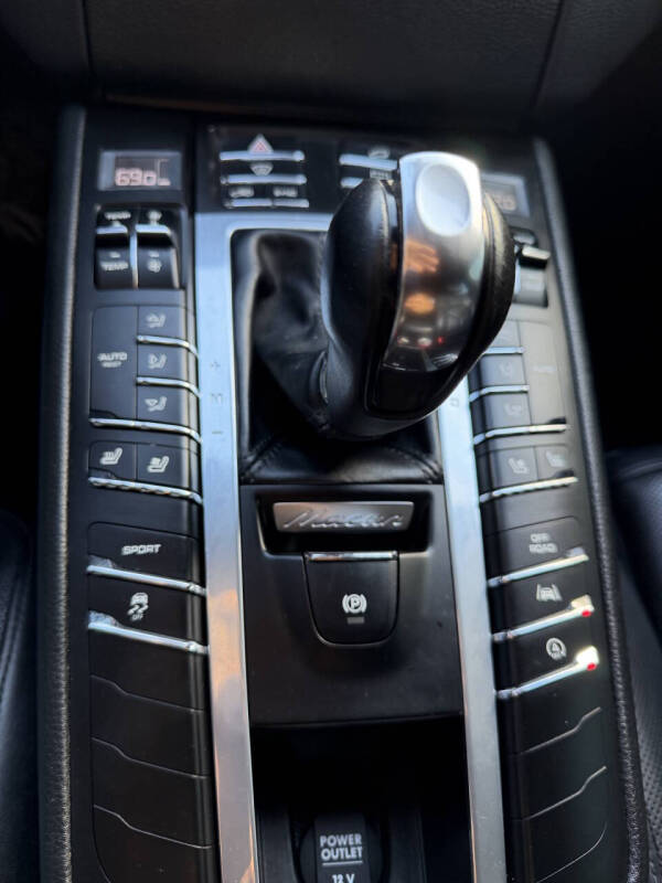 2018 Porsche Macan S