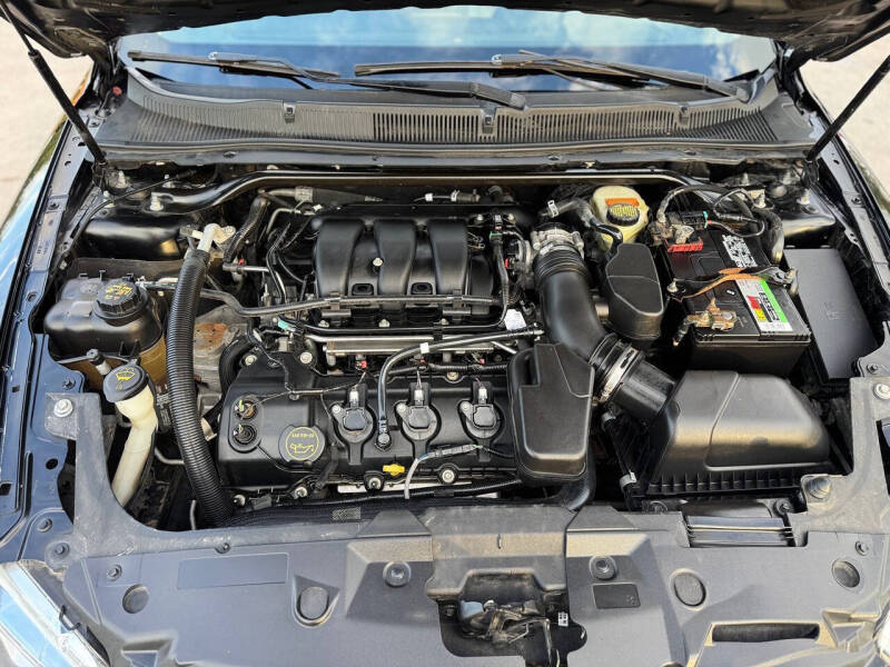 2017 Ford Taurus SEL