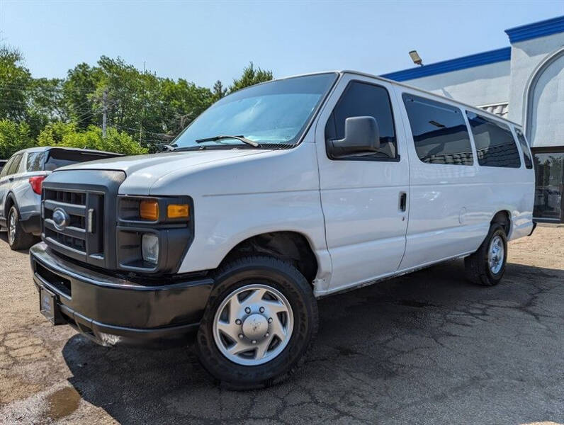 Passenger Van For Sale In Chicago, IL