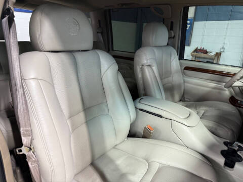 2000 Cadillac Escalade