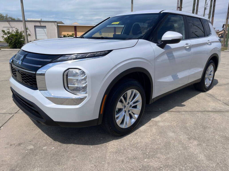 2025 Mitsubishi Outlander ES