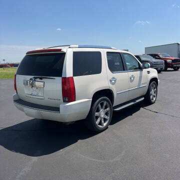 2007 Cadillac Escalade for sale at Court House Cars, LLC in Chillicothe OH