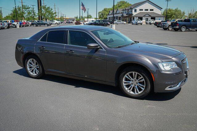 2017 Chrysler 300 Limited