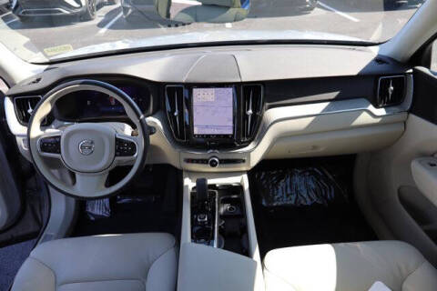 2024 Volvo XC60 B5 Plus Dark Theme