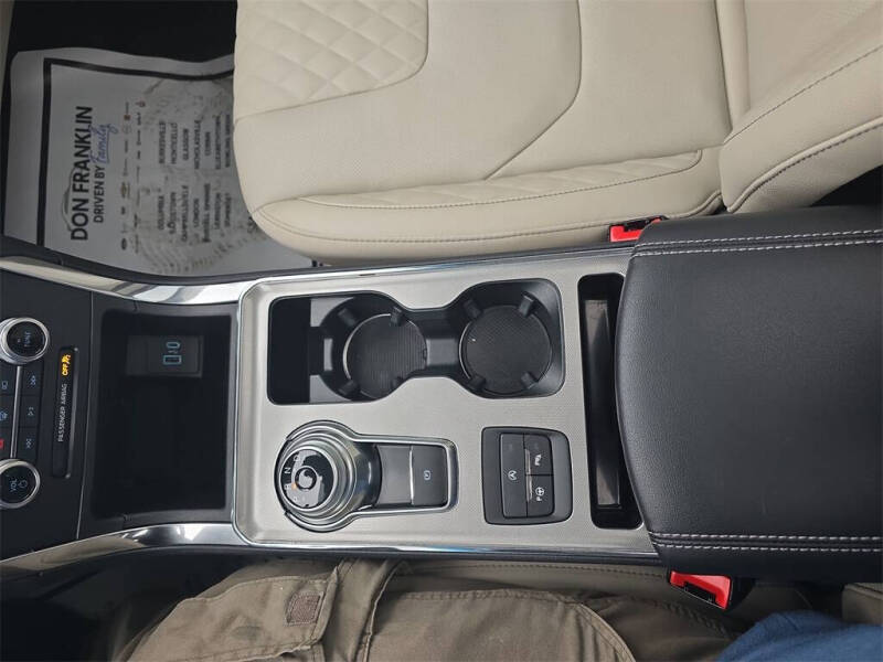 2024 Ford Edge Titanium