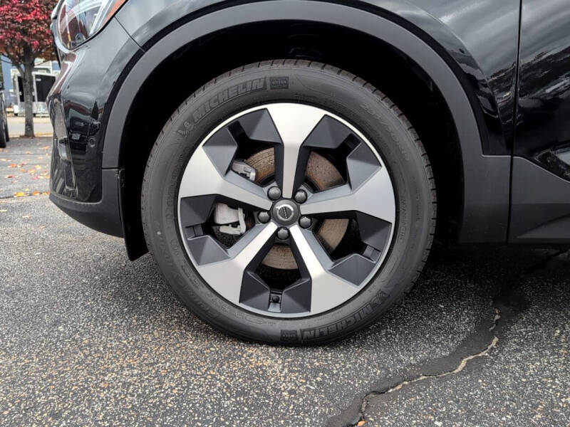 2026 Volvo XC40 B5 Plus