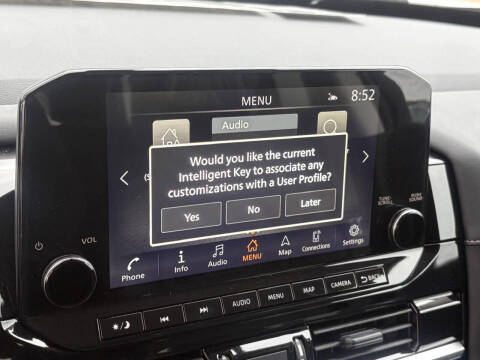 2025 Nissan Pathfinder SL