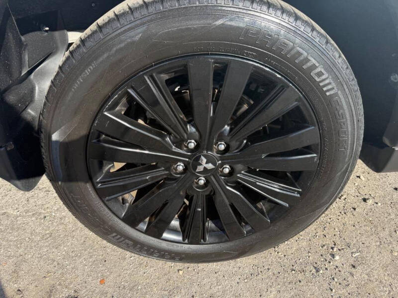 2020 Mitsubishi Outlander LE