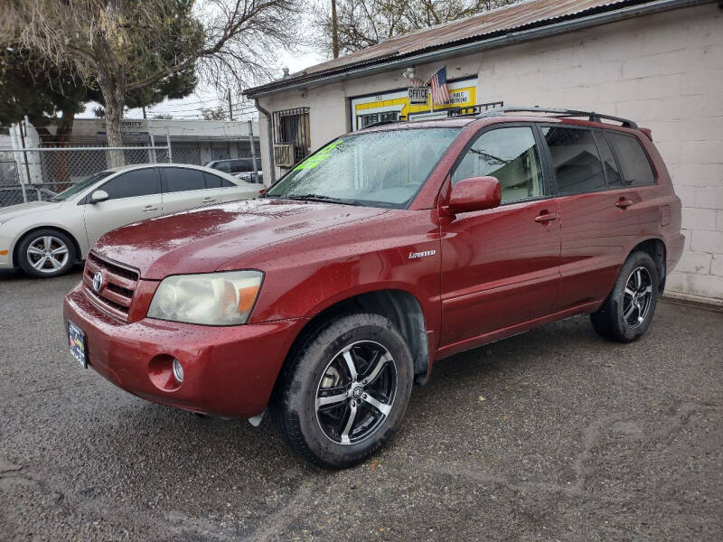 2005 Toyota Highlander for sale at Larry's Auto Sales Inc. in Fresno CA