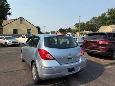 2010 Nissan Versa 1.8 S
