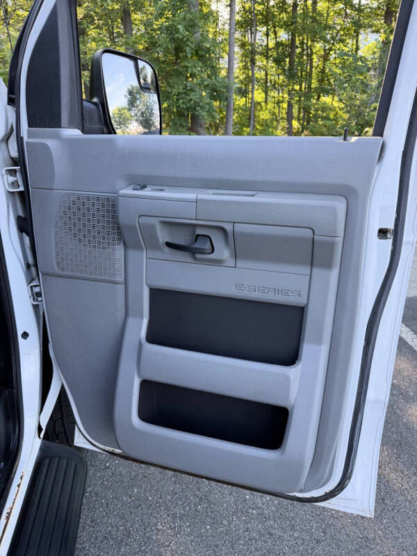 2012 Ford E-Series E-350 SD XLT
