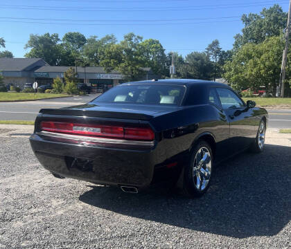 2013 Dodge Challenger SXT Plus