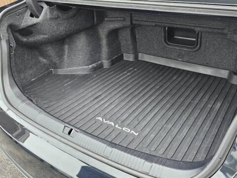 2017 Toyota Avalon XLE Plus