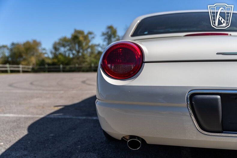 2002 Ford Thunderbird Deluxe