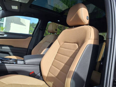 2026 Volkswagen Atlas Cross Sport SEL R-Line Black 4Motion