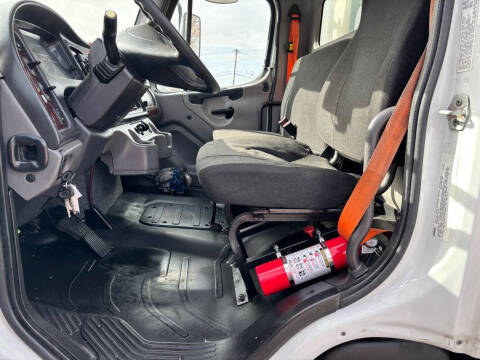 2014 Freightliner M2 106