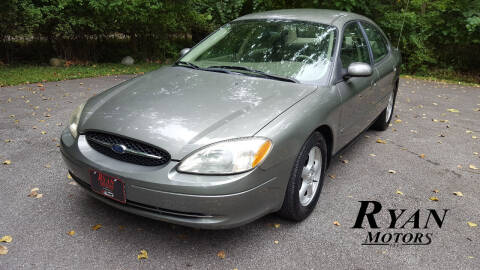 2003 Ford Taurus for sale at Ryan Motors LLC in Warsaw IN