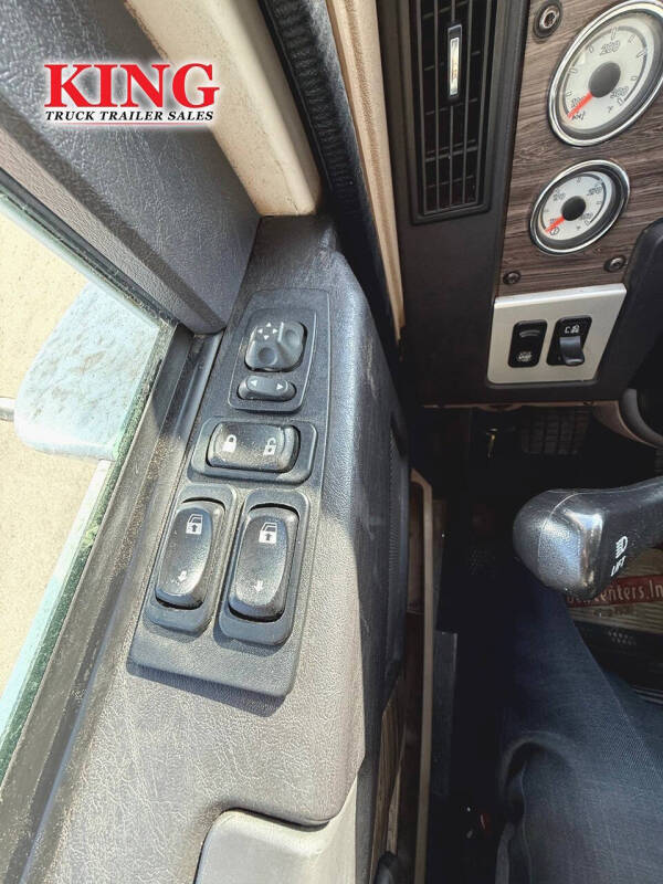 2019 Freightliner Coronado 122 SD