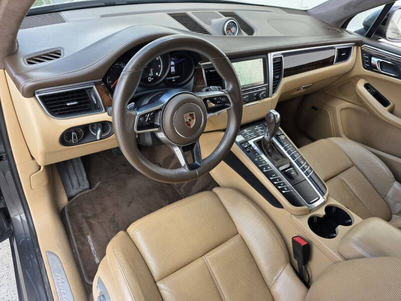 2016 Porsche Macan Turbo