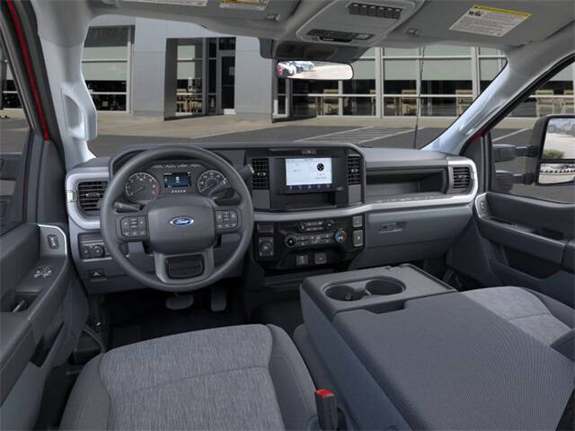 2025 Ford F-350 Super Duty XL