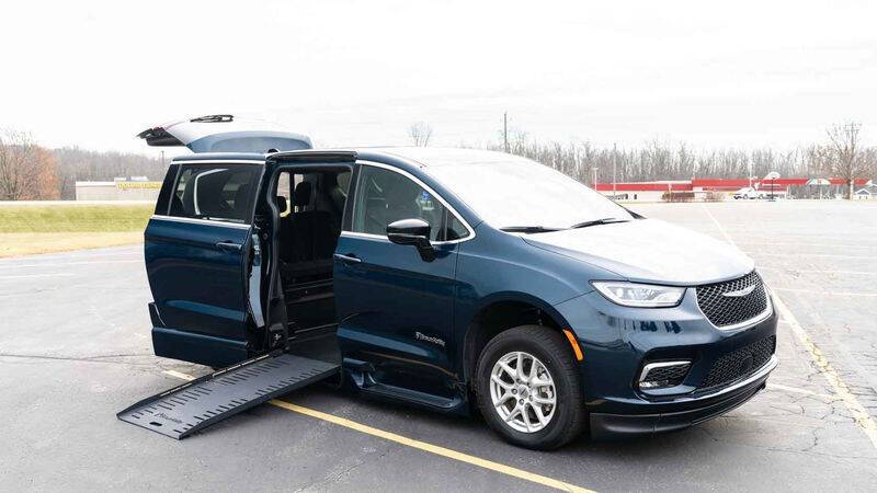 2024 Chrysler Pacifica Touring