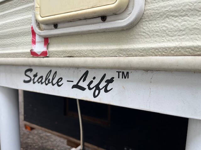 1991 Cascade 10 Ft Truck Camper