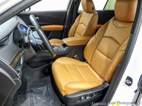 2022 Cadillac XT4 Premium Luxury