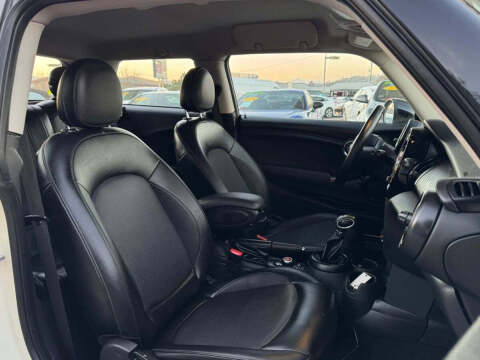 2018 MINI Hardtop 2 Door Cooper