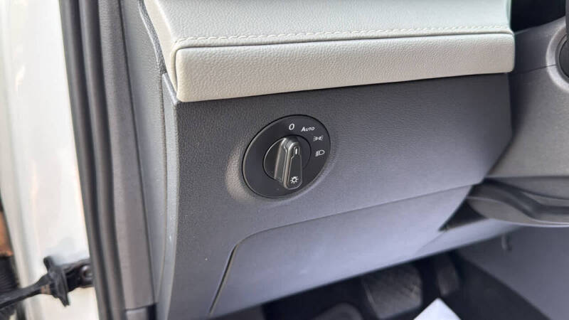 2024 Volkswagen Taos SE 4Motion