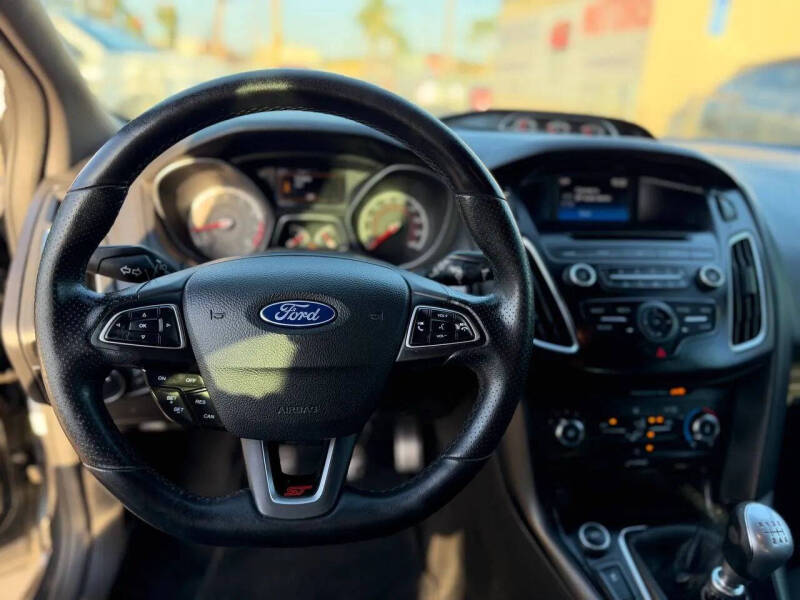 2017 Ford Focus ST