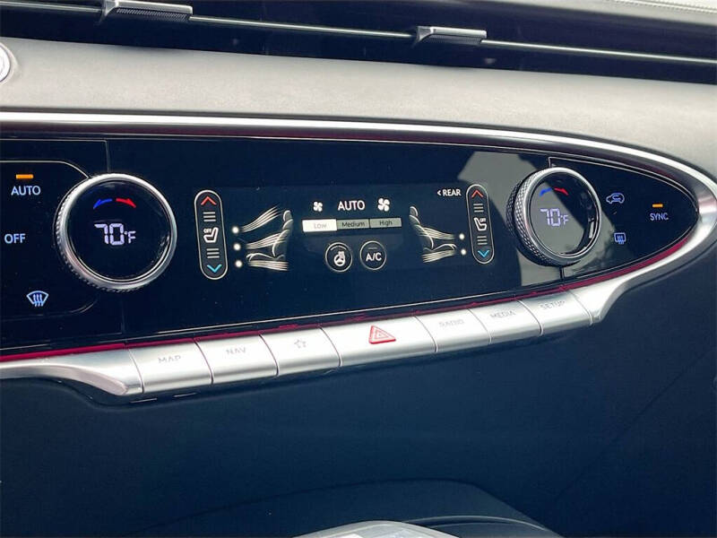 2025 Genesis GV70 2.5T Standard