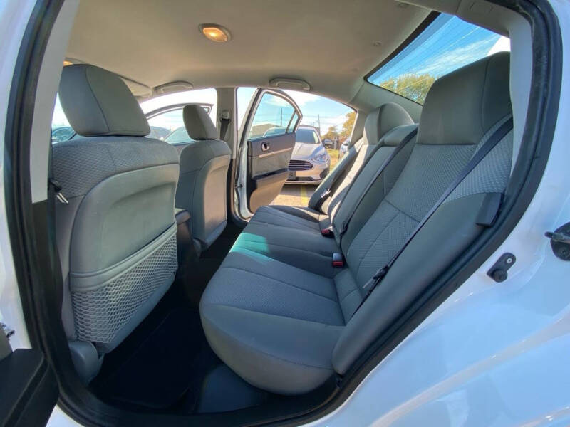 2011 Mitsubishi Galant FE