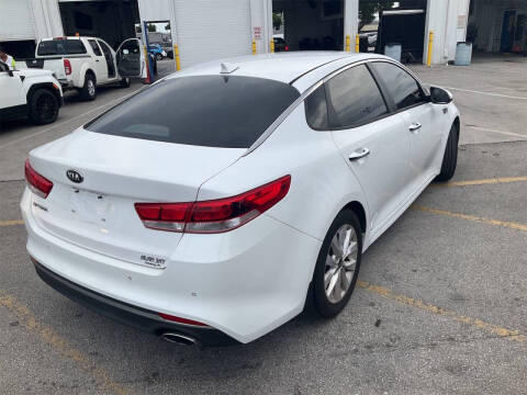 2018 Kia Optima LX